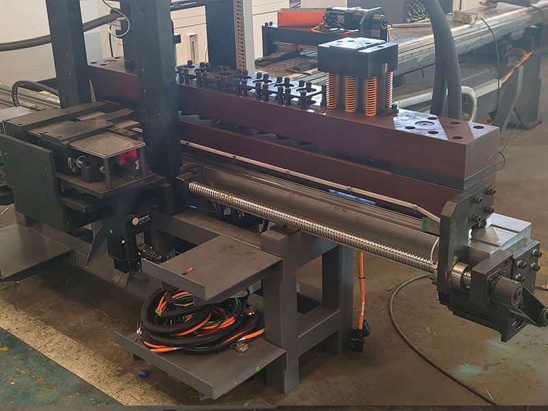 Busbar machining station